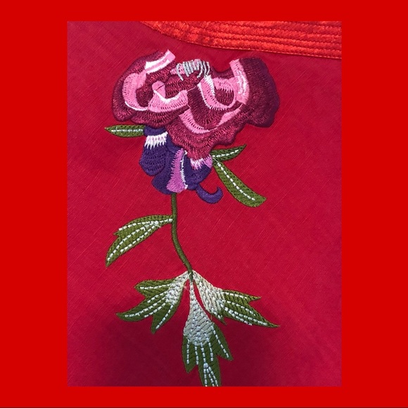 Red Linen, embroidered sleeveless top. - Picture 6 of 7